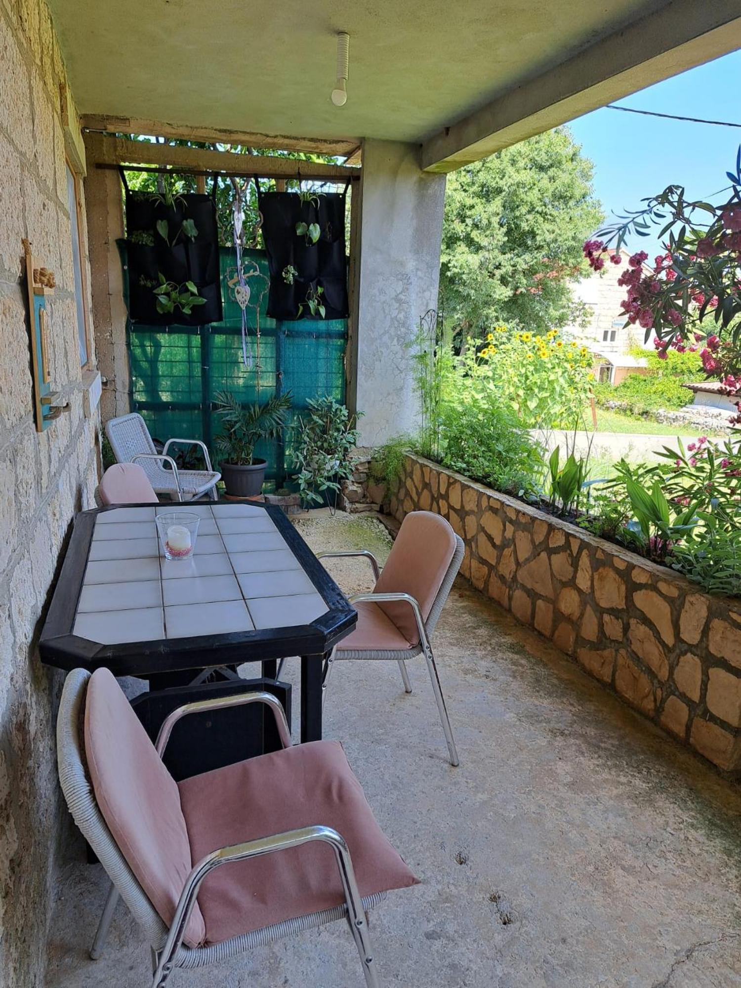 Apartmani Dusica Lumbarda Exterior foto